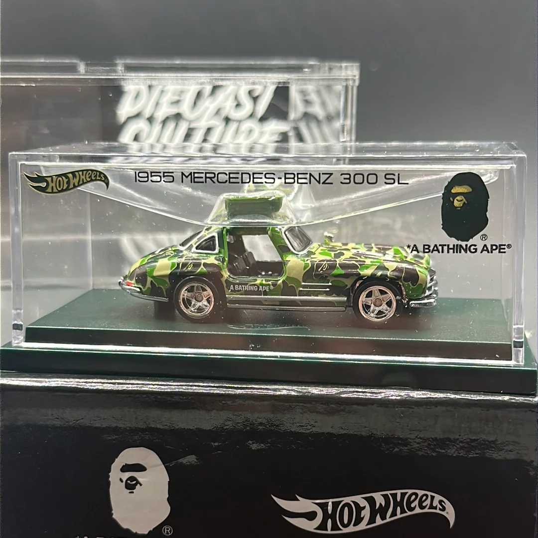 1955 Mercedes Benz 300 SL Camo - HOTWHEELS X BAPE COLLAB RLC w/ Acrylic case BUNDLE - Image 3