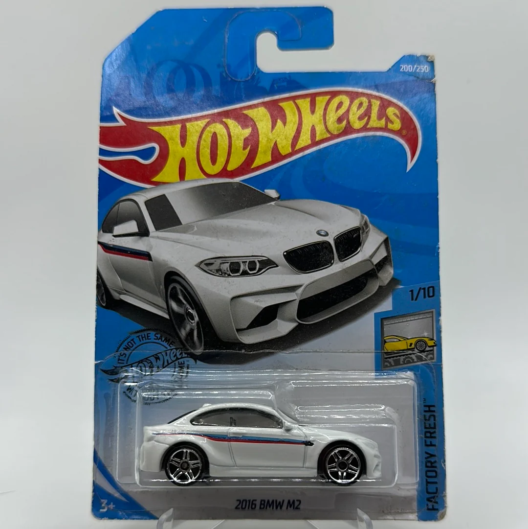 2016 BMW M2 - Factory Fresh 1/10 Hotwheels Mainline 200/250 *Bad Condition Card*