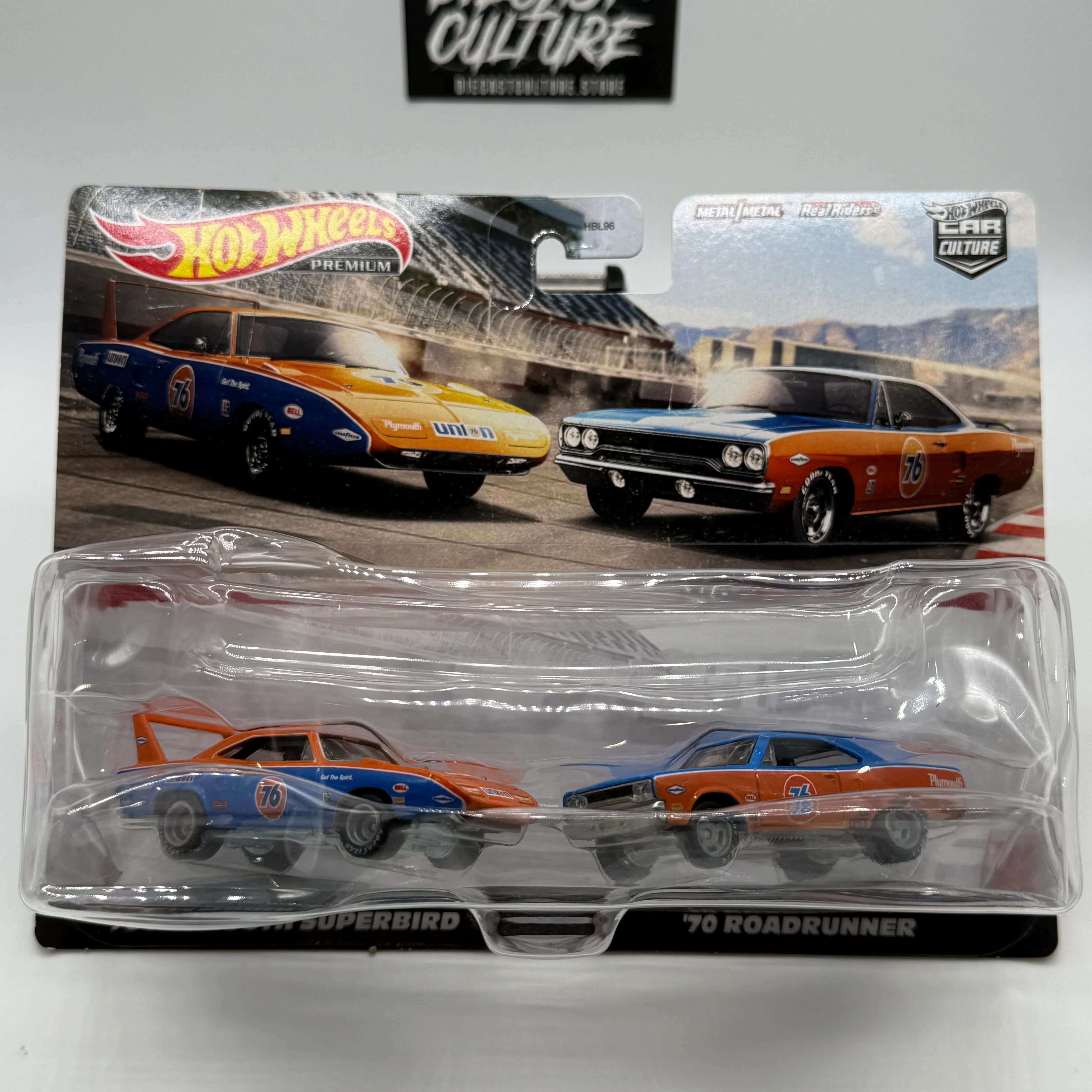 ‘70 Plymouth Superbird & ‘70 Road Runner TWIN PACK Hotwheels *Melted Blister*