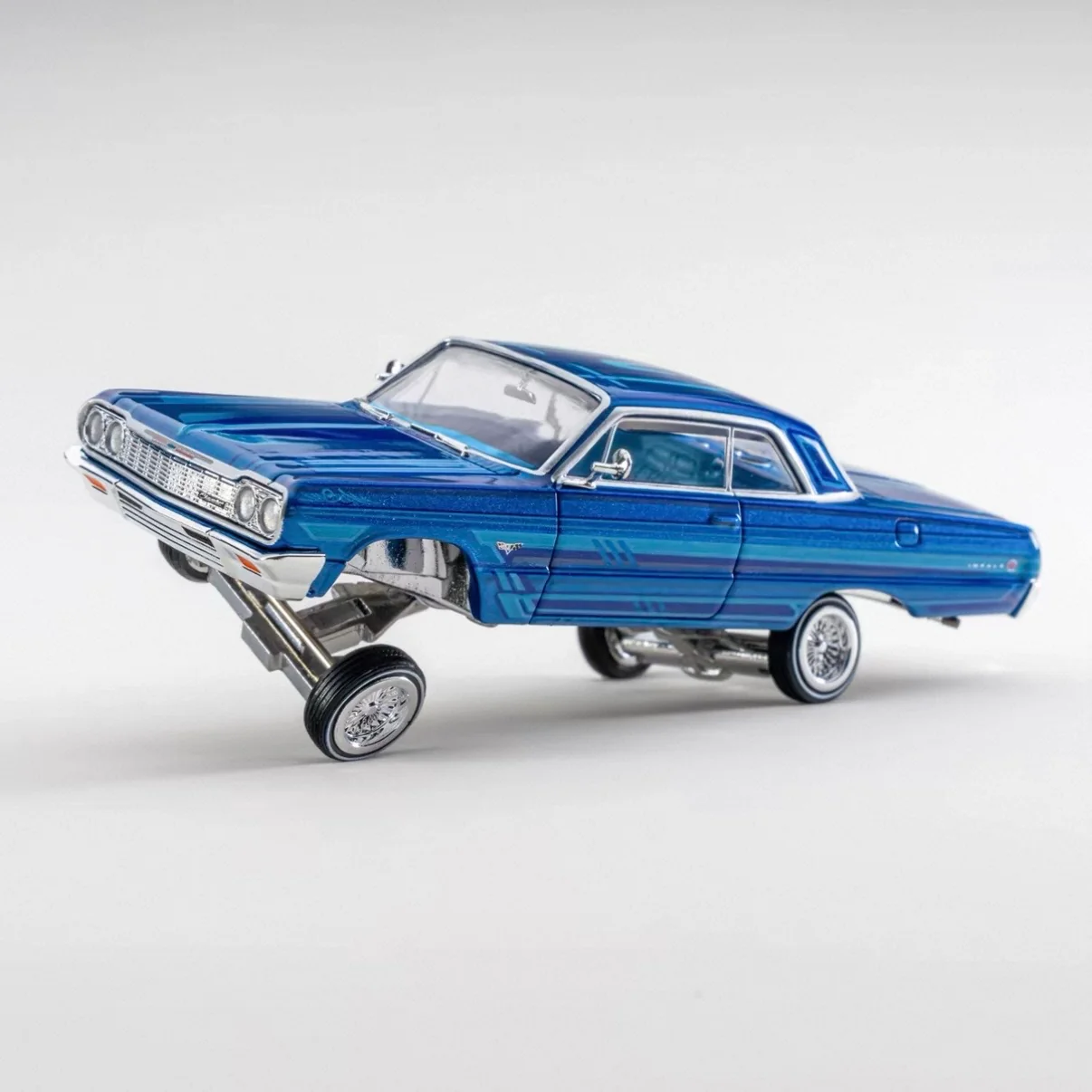 Chevrolet Impala 1964 SS Lowrider - Posable (Blue Coast) 1:64 - Image 4