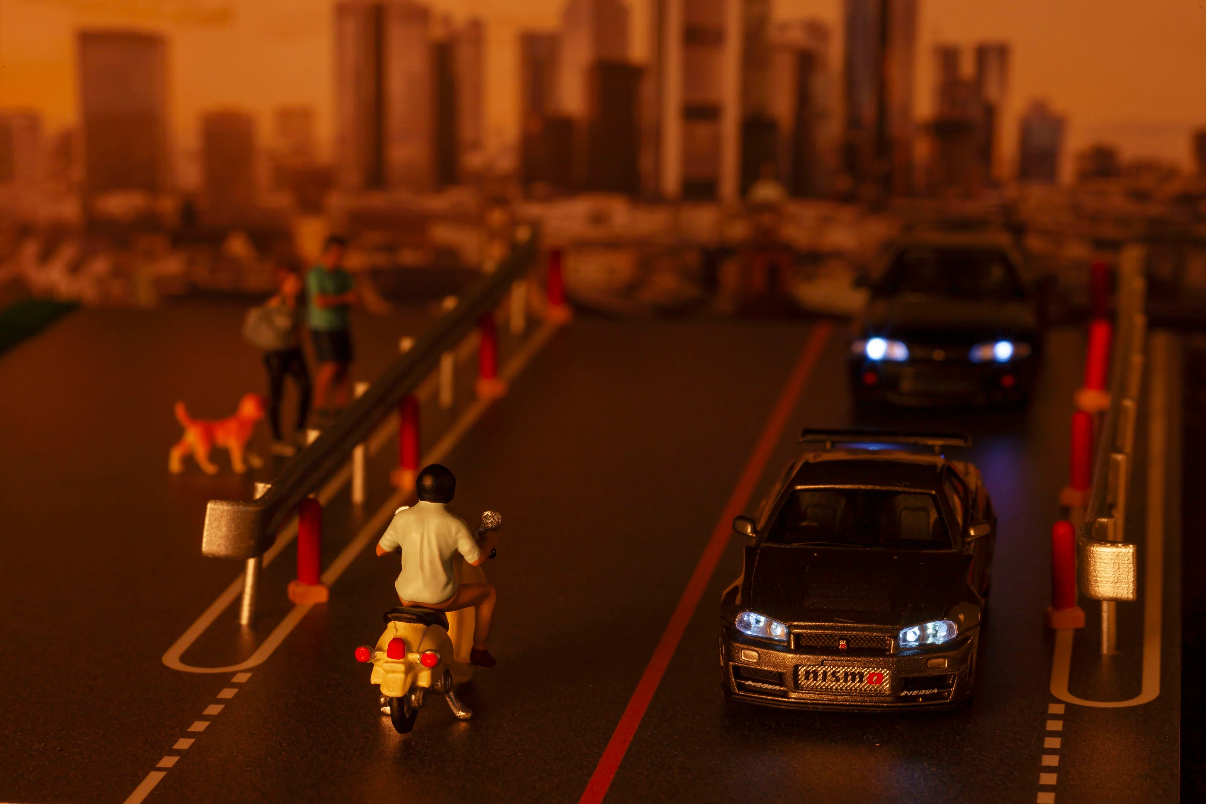 NISSAN SKYLINE GT-R with LED Grey (NISMO BNR34 CRS Version) - Kyosho - Image 7