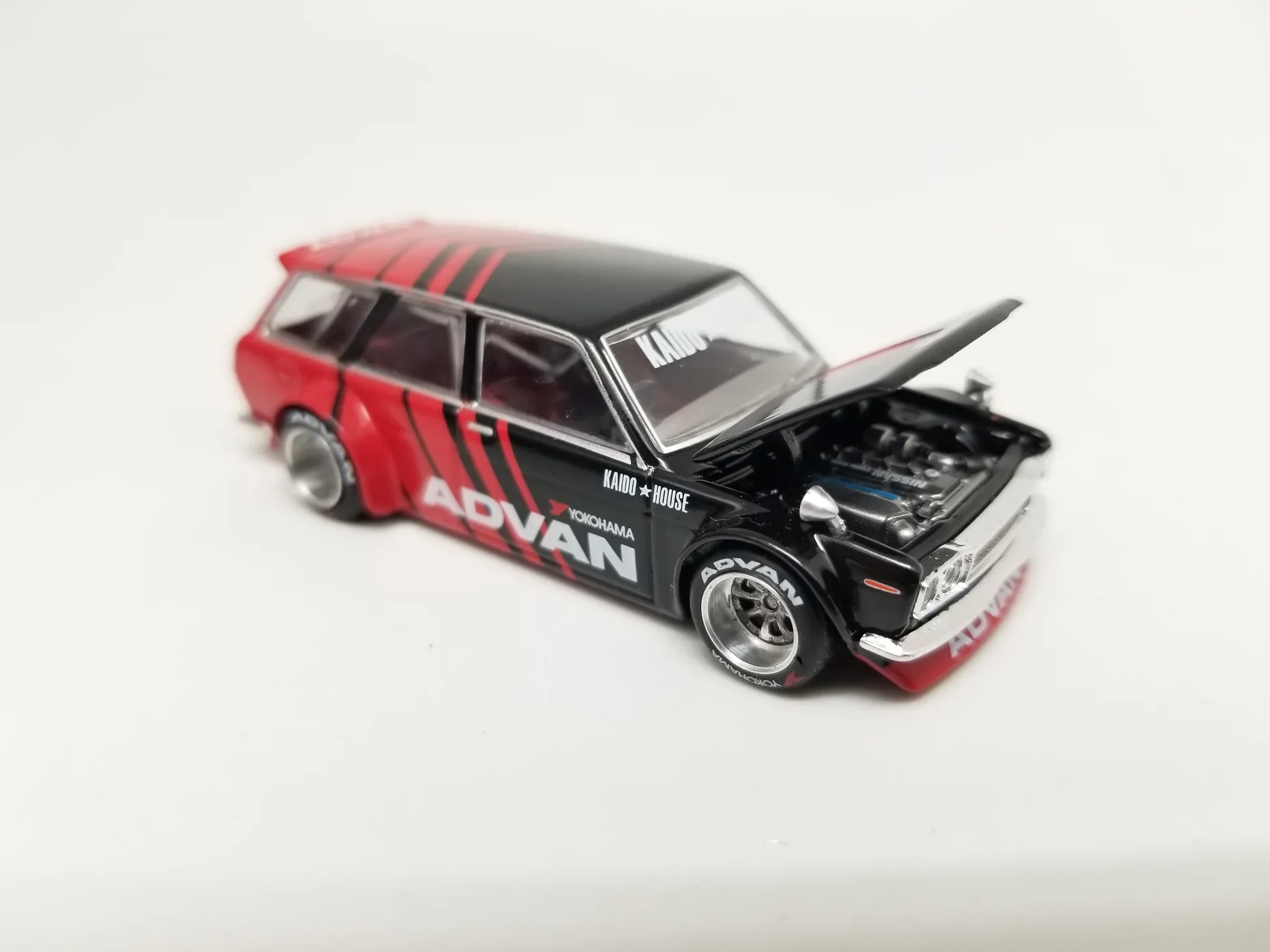 Datsun 510 Pro Street Wagon Advan Kaido House x Mini GT Yokohama 1/64 - Image 3
