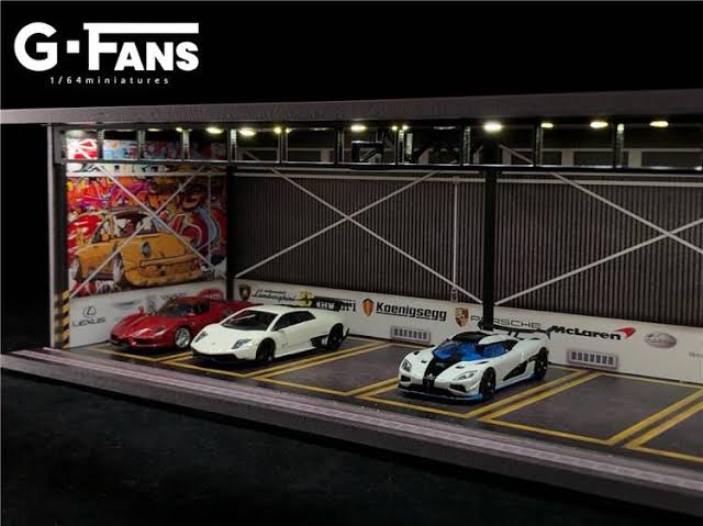 Exotic Garage Diorama with LED Lights 1:64 G-FANS