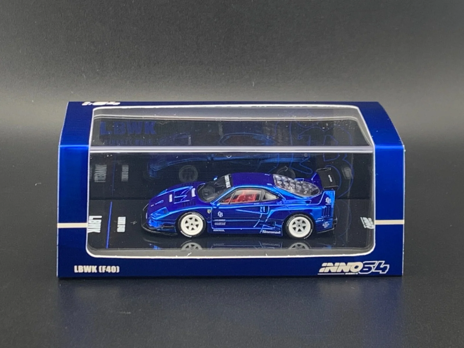 Ferrari F40 Chrome Black *CHASE* (Blue Chrome) - Inno64 - Image 5
