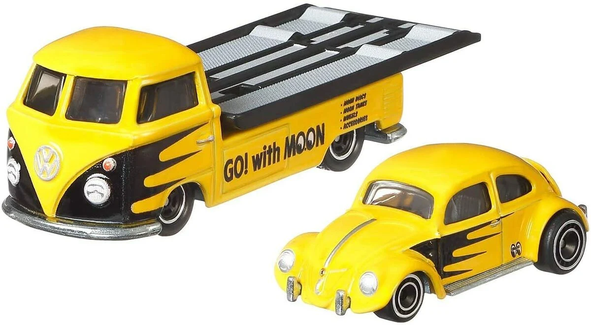 Hotwheels Premium Team Transport #22 - Volkswagen "Classic Bug" / Volkswagen Transporter T1 Pickup - Image 2