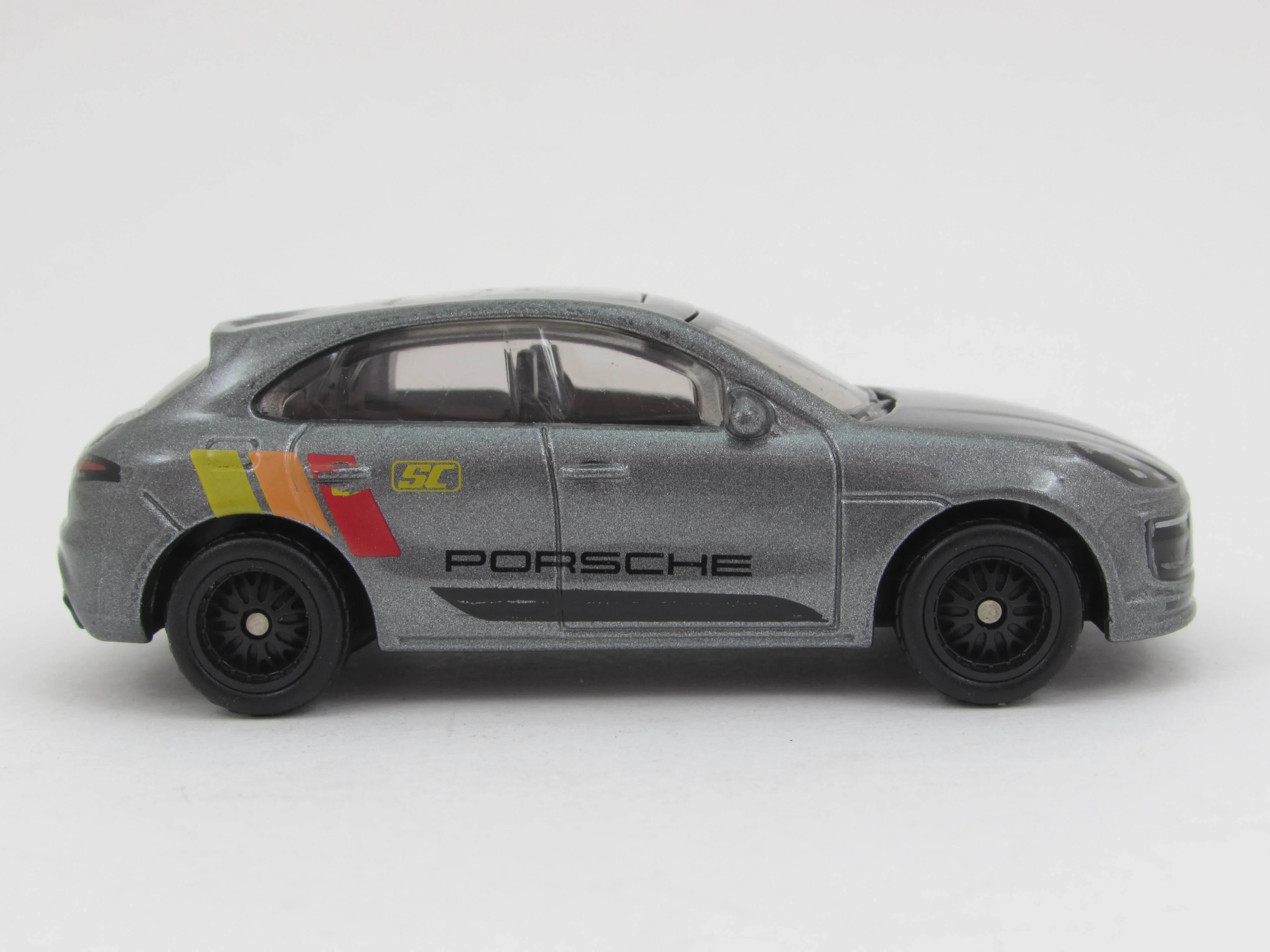 Matchbox Super Chase Porsche Macan S 1:64 Scale - Image 2