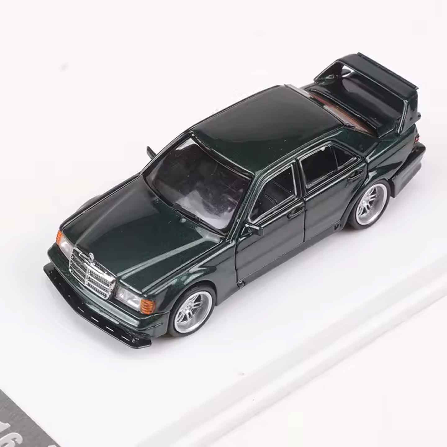 MERCEDES 190E W201 2.5-16 EVO -  SEEKER 1:64 GREEN - Image 3