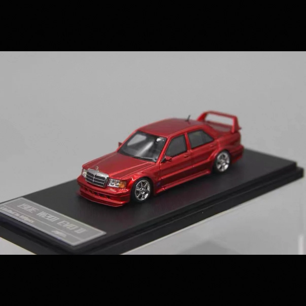 Mercedes-Bens 190E Evo II W201 - HKM 1:64 - Image 3