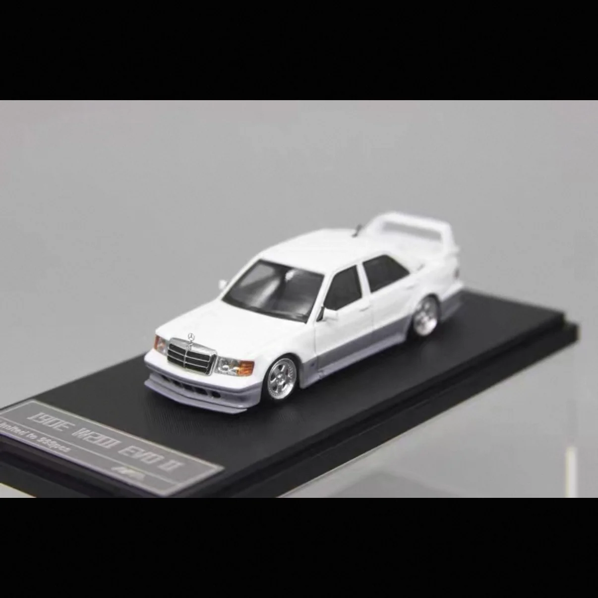 Mercedes-Bens 190E Evo II W201 - HKM 1:64 - Image 4