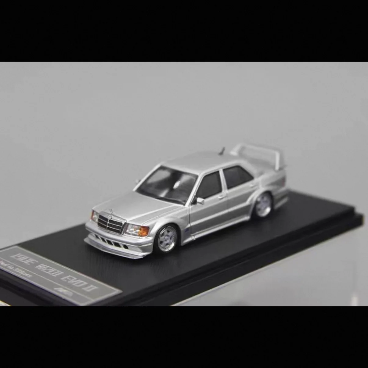 Mercedes-Bens 190E Evo II W201 - HKM 1:64 - Image 5