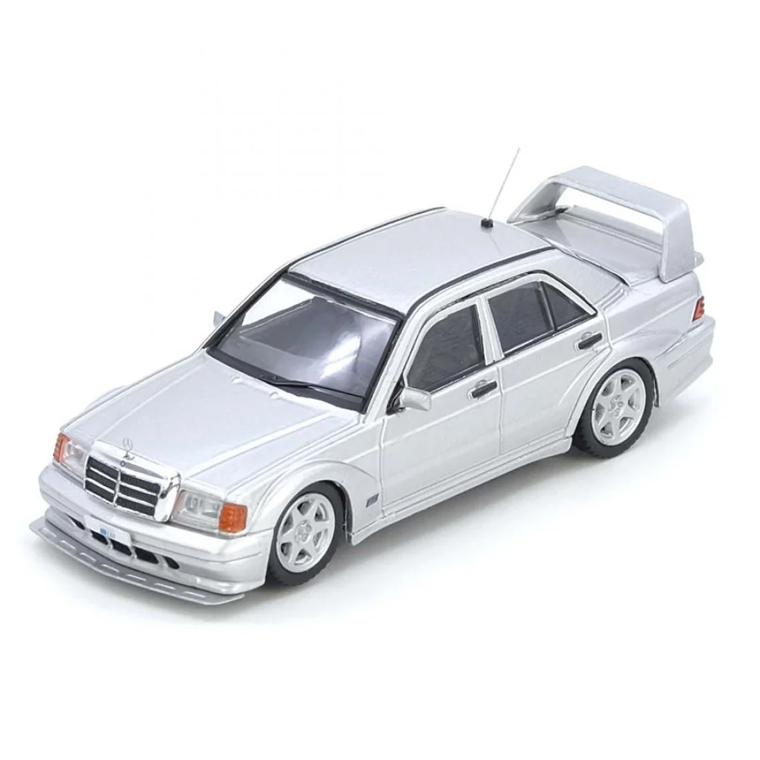 Mercedes Benz 190E Silver - INNO64 1:64 - Image 3
