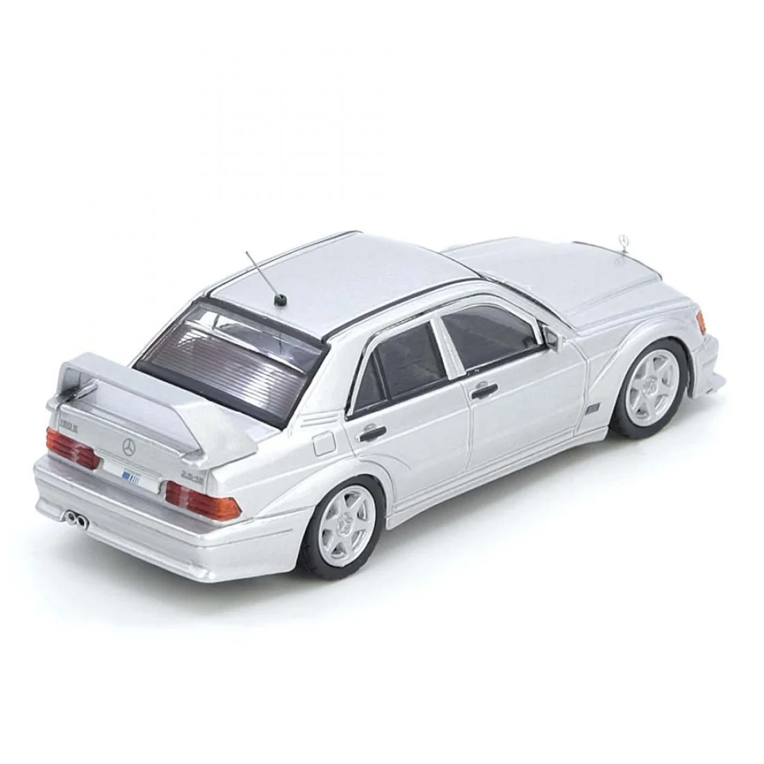 Mercedes Benz 190E Silver - INNO64 1:64 - Image 4
