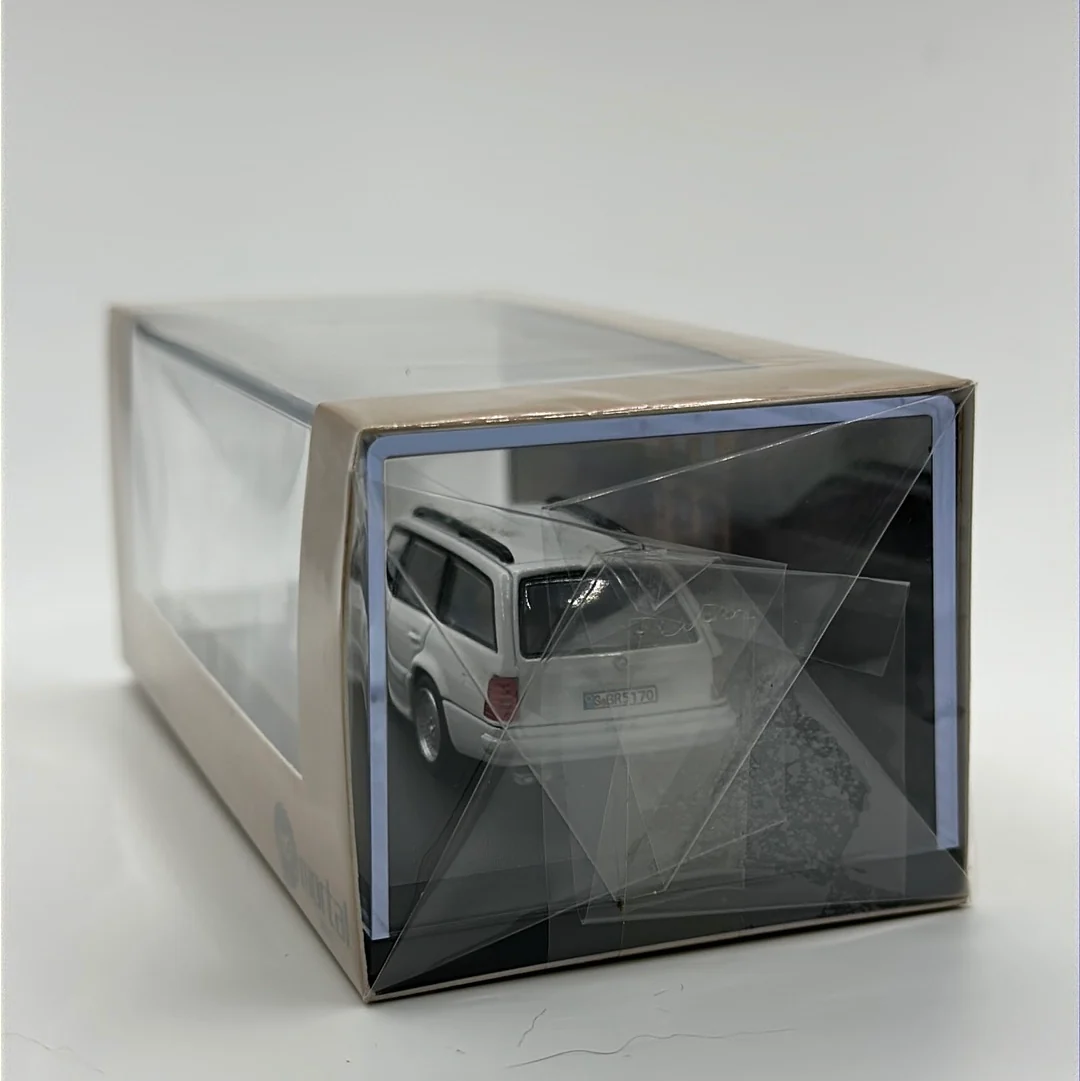 MERCEDES-BENZ S124 CUSTOM (WHITE) ONLY 599pcs MADE - Image 2