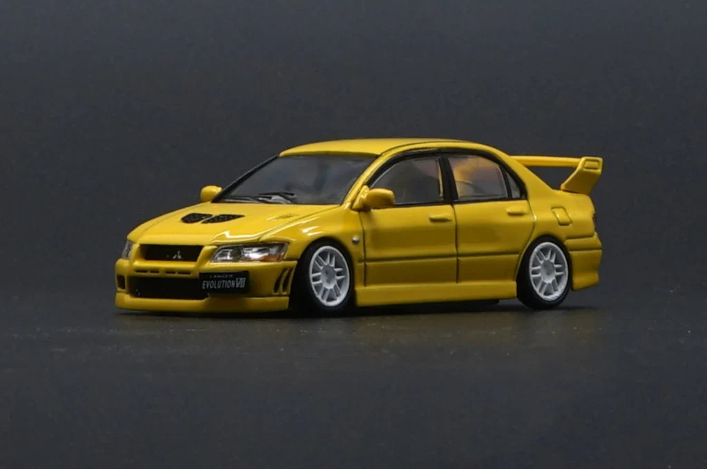 MITSUBISHI LANCER EVO VII (7)(YELLOW) BM CREATIONS 1:64