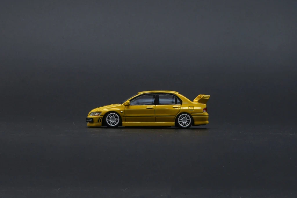 MITSUBISHI LANCER EVO VII (7)(YELLOW) BM CREATIONS 1:64 - Image 6