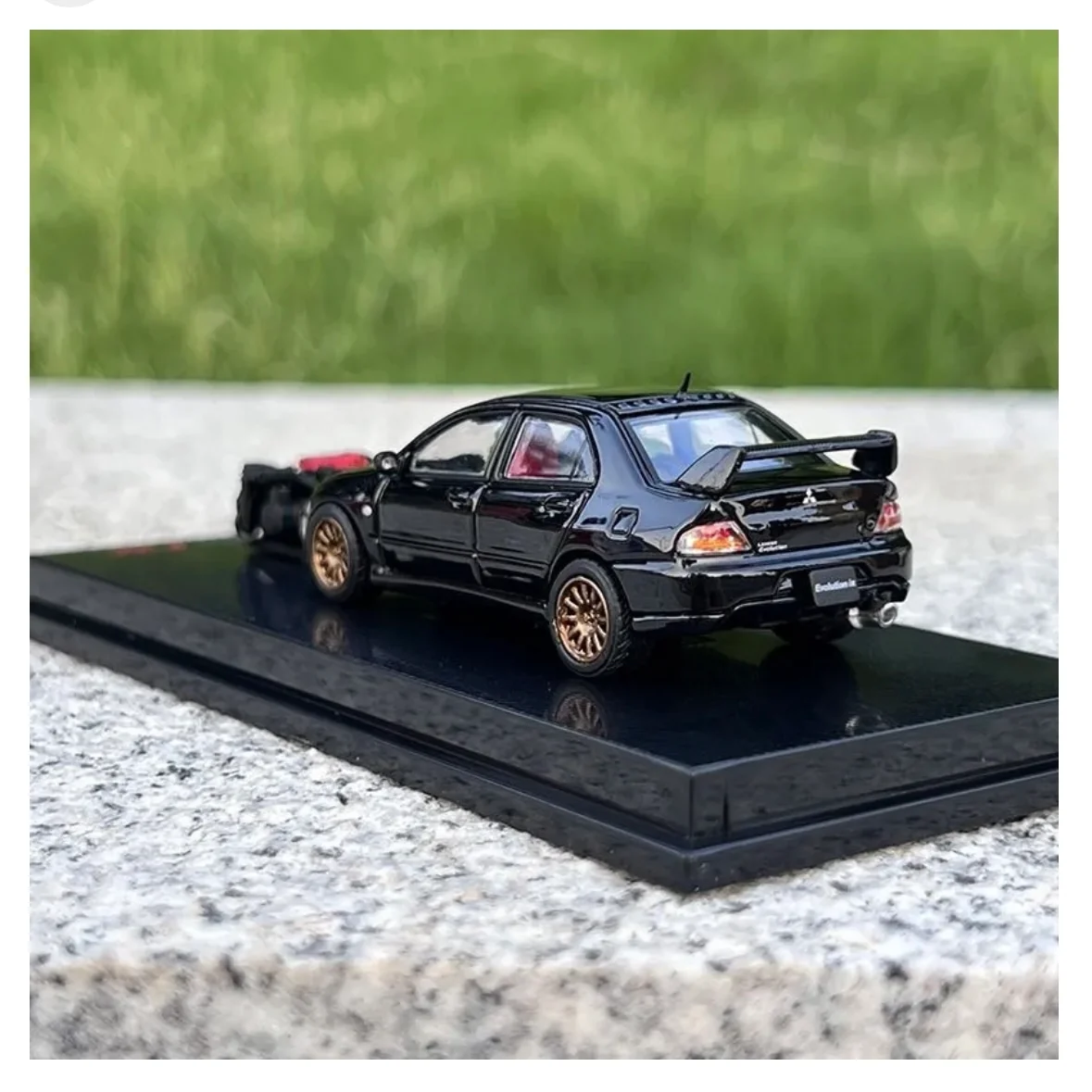 Mitsubishi Lancer EVOLUTION 9 IX (BLACK) w/Engine Sports Model CM 1:64 - Image 4
