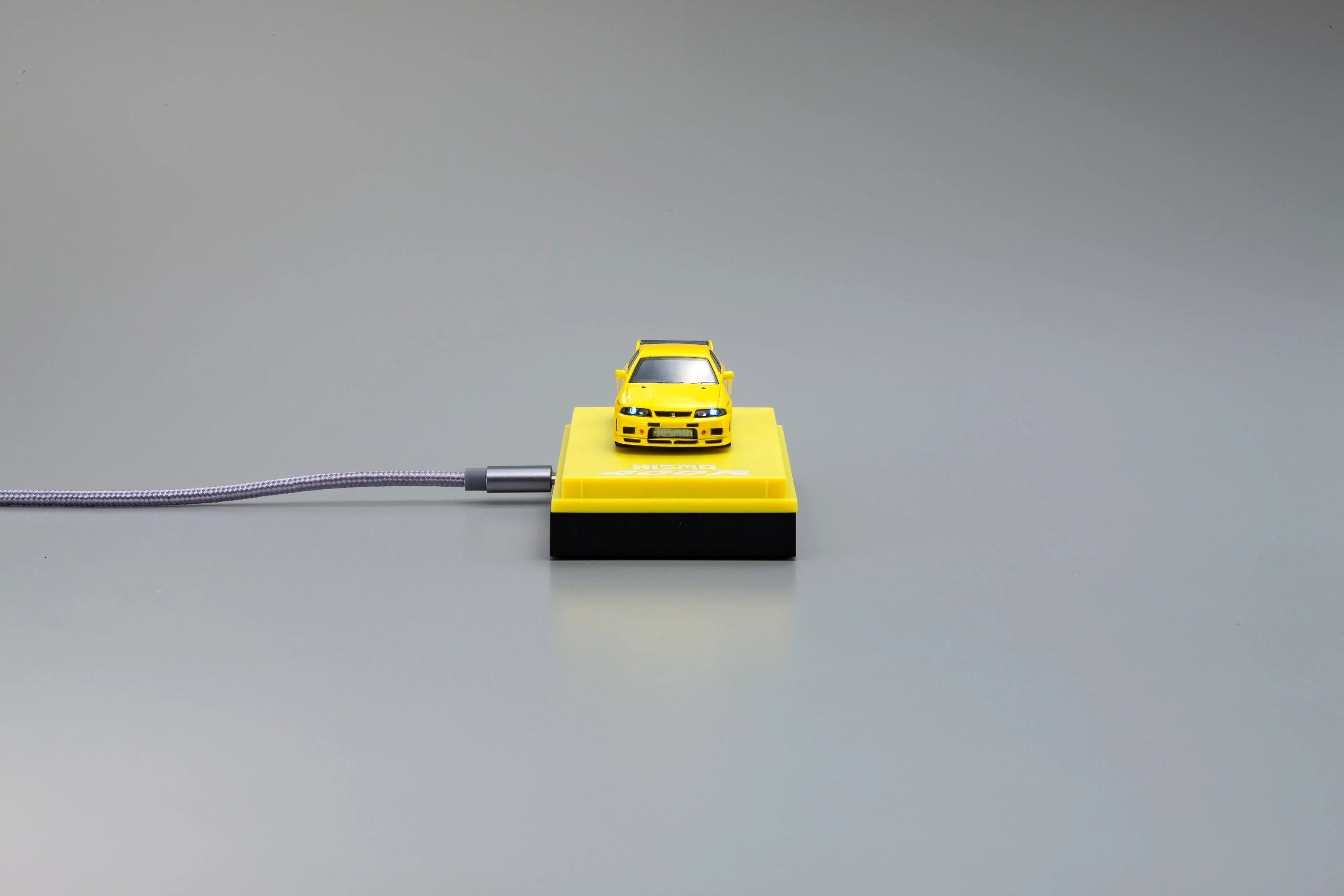 Nismo Nissan R33 400R (Yellow) - Kyosho 1:64 (MOTN LED Compatible) - Image 6