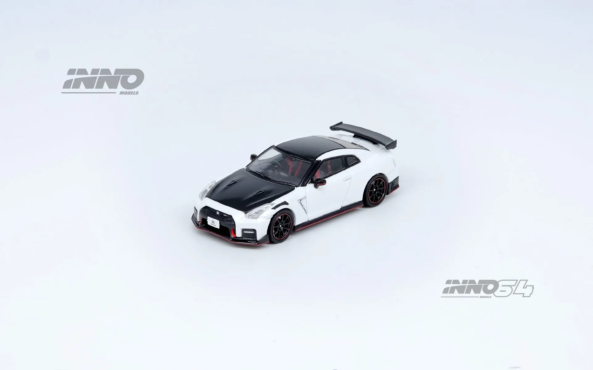 Nissan GT-R (R35) NISMO (White)-White INNO64 - Image 4