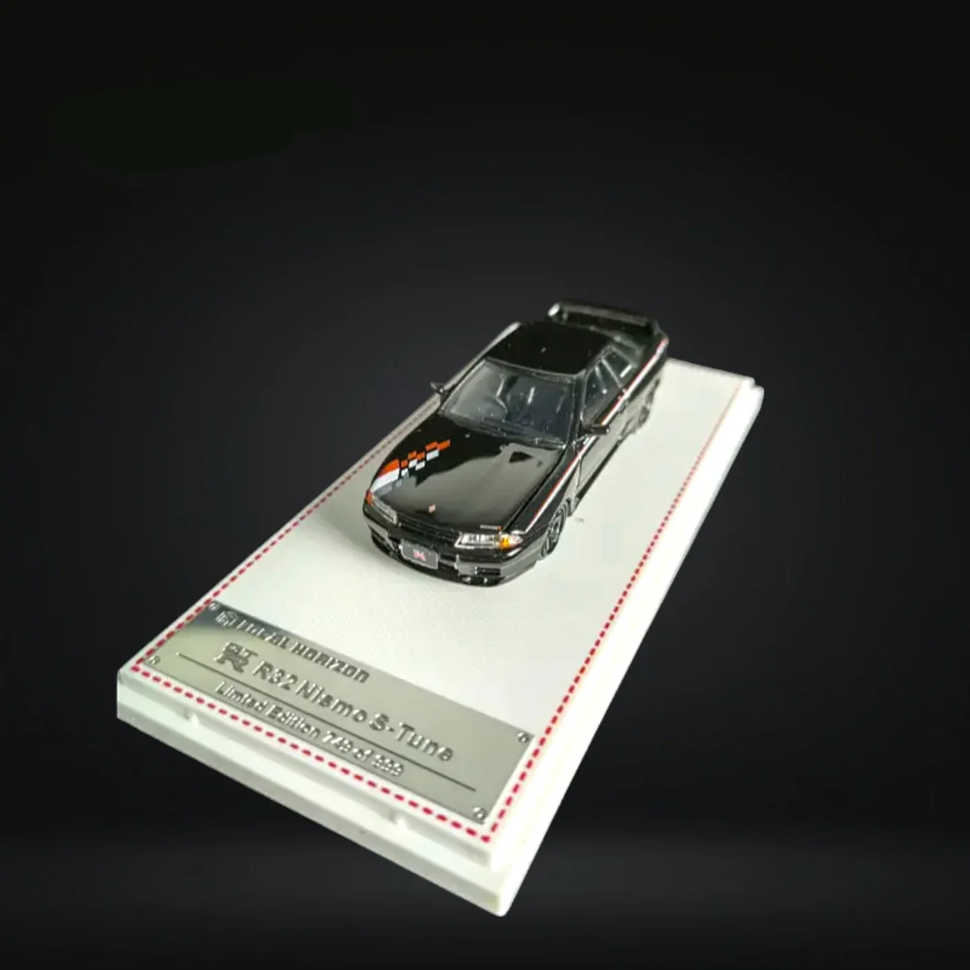 Nissan R32 S-Tune *Limited to 999pcs* Focal Horizon 1:64