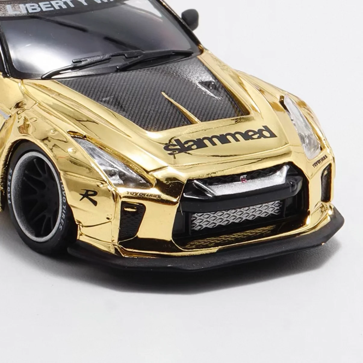 Nissan R35 LBWK GOLD 1:64 Scale - Image 2