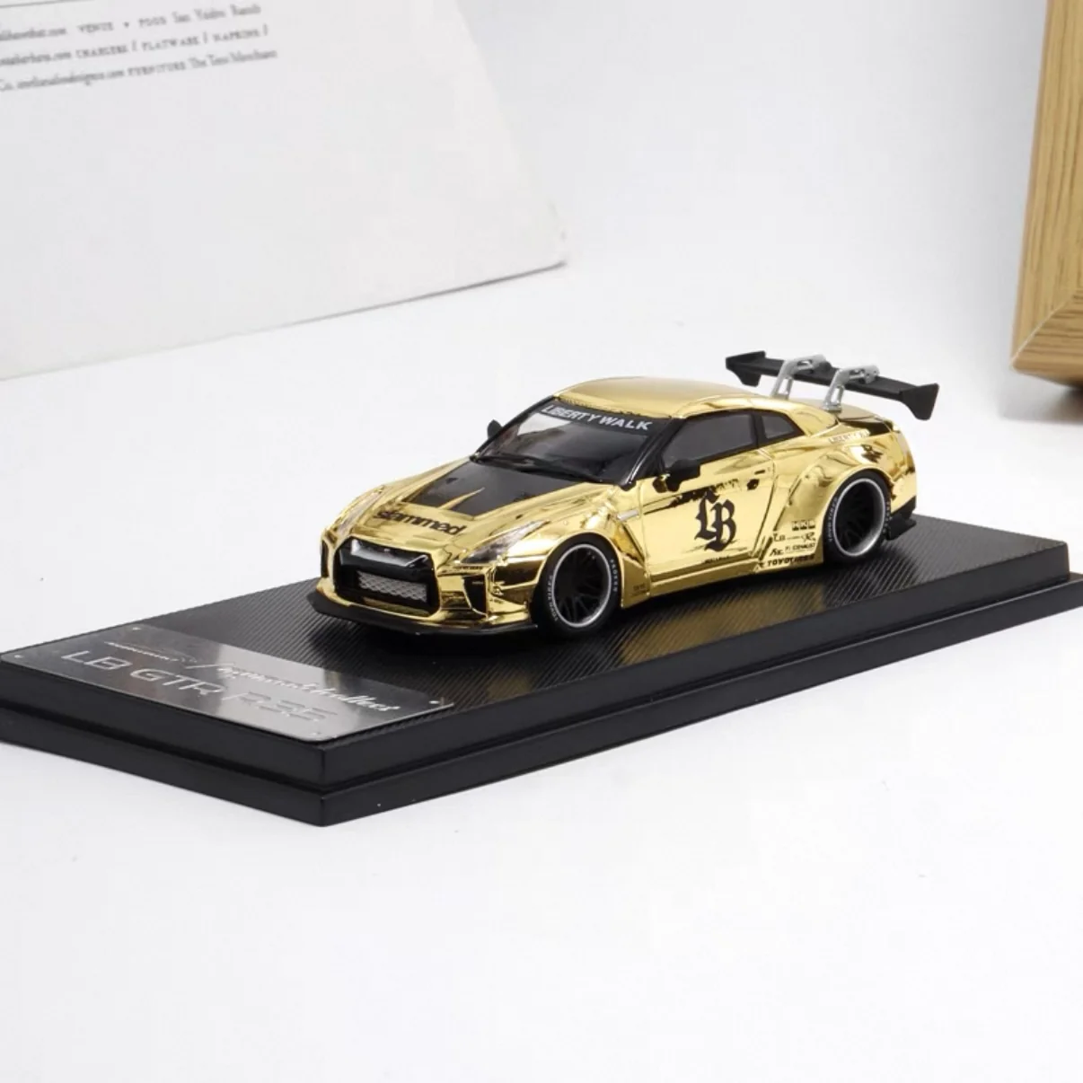 Nissan R35 LBWK GOLD 1:64 Scale - Image 4