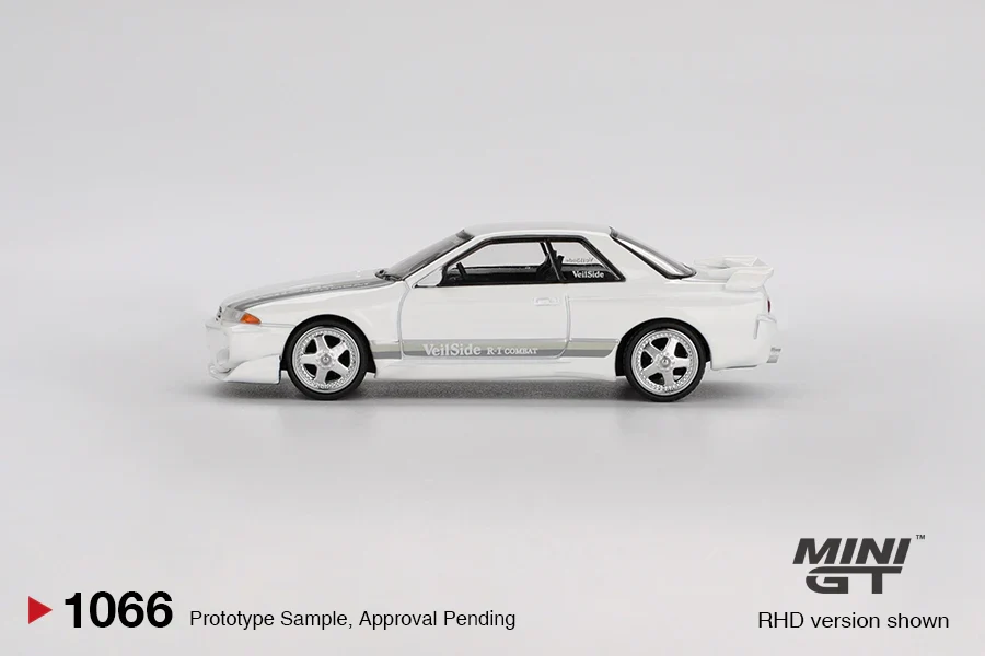 Nissan Skyline GT-R (R32) VeilSide Combat C-I White Mini GT 1:64 - Image 3