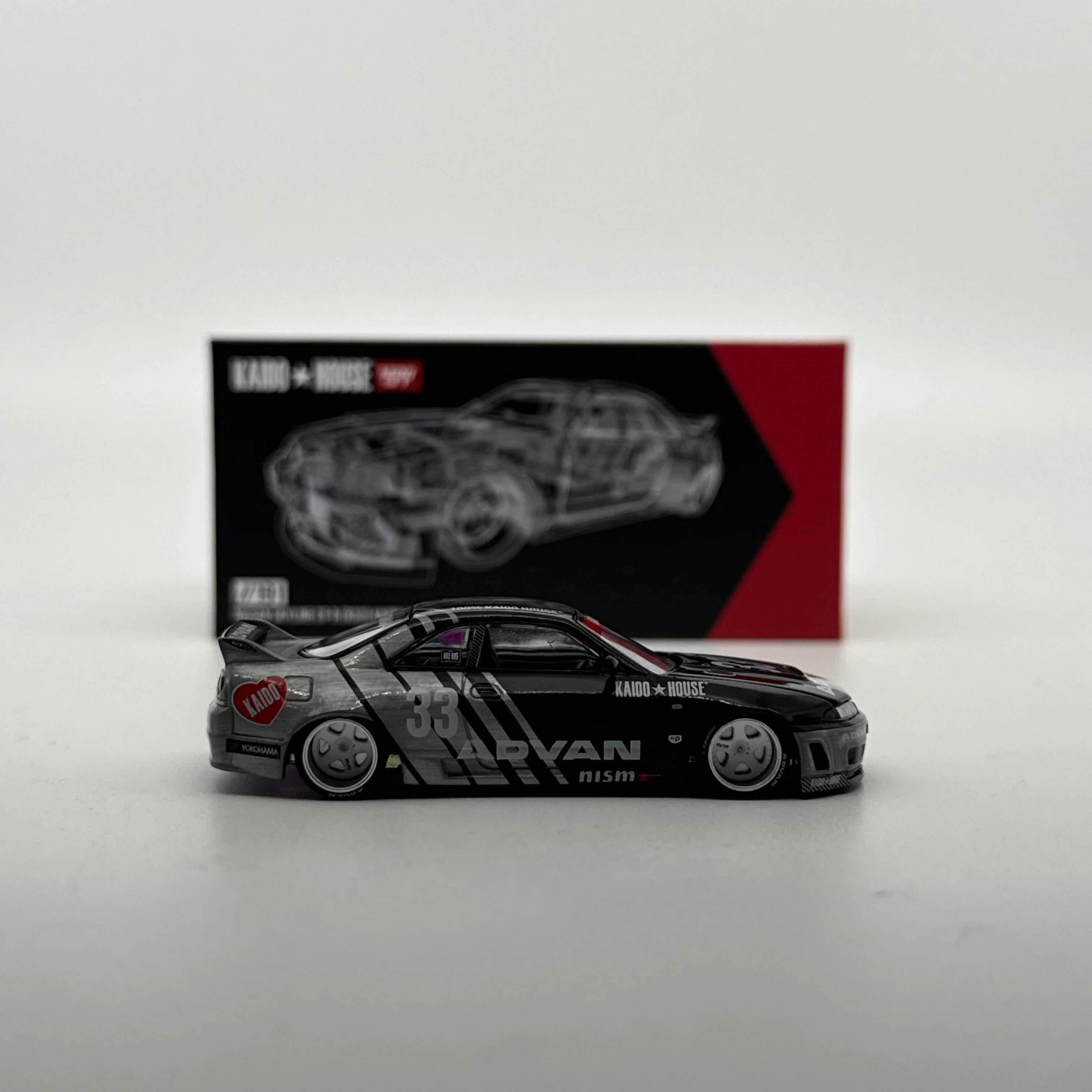 Nissan Skyline GT-R R33 Kaido Works *CHASE* Kaido House x MiniGT - Image 2