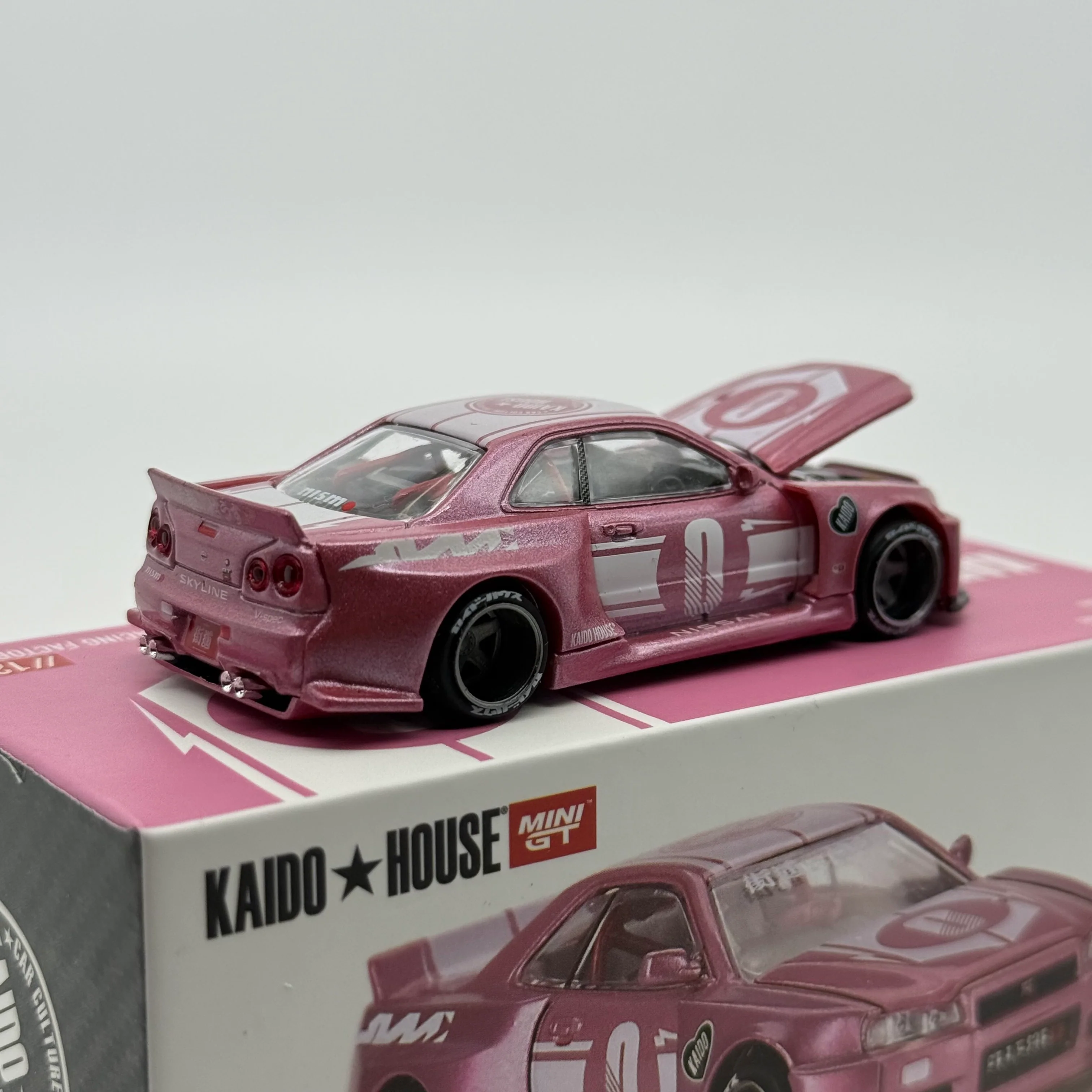 Nissan Skyline GT-R (R34) Kaido Racing Factory V1 - Kaido House x MiniGT *Loose* - Image 3