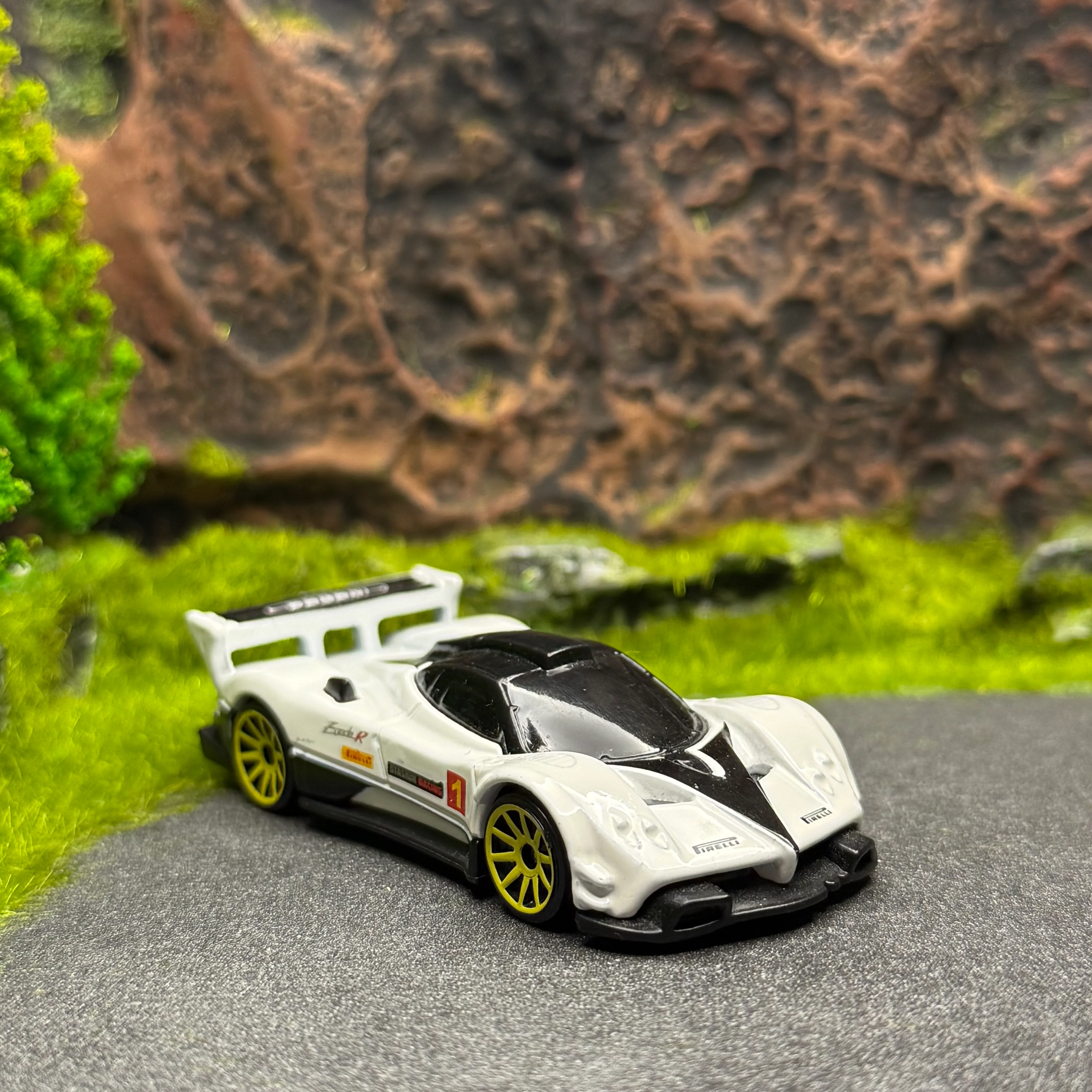 Pagani Zonda R - Hotwheels *Loose*
