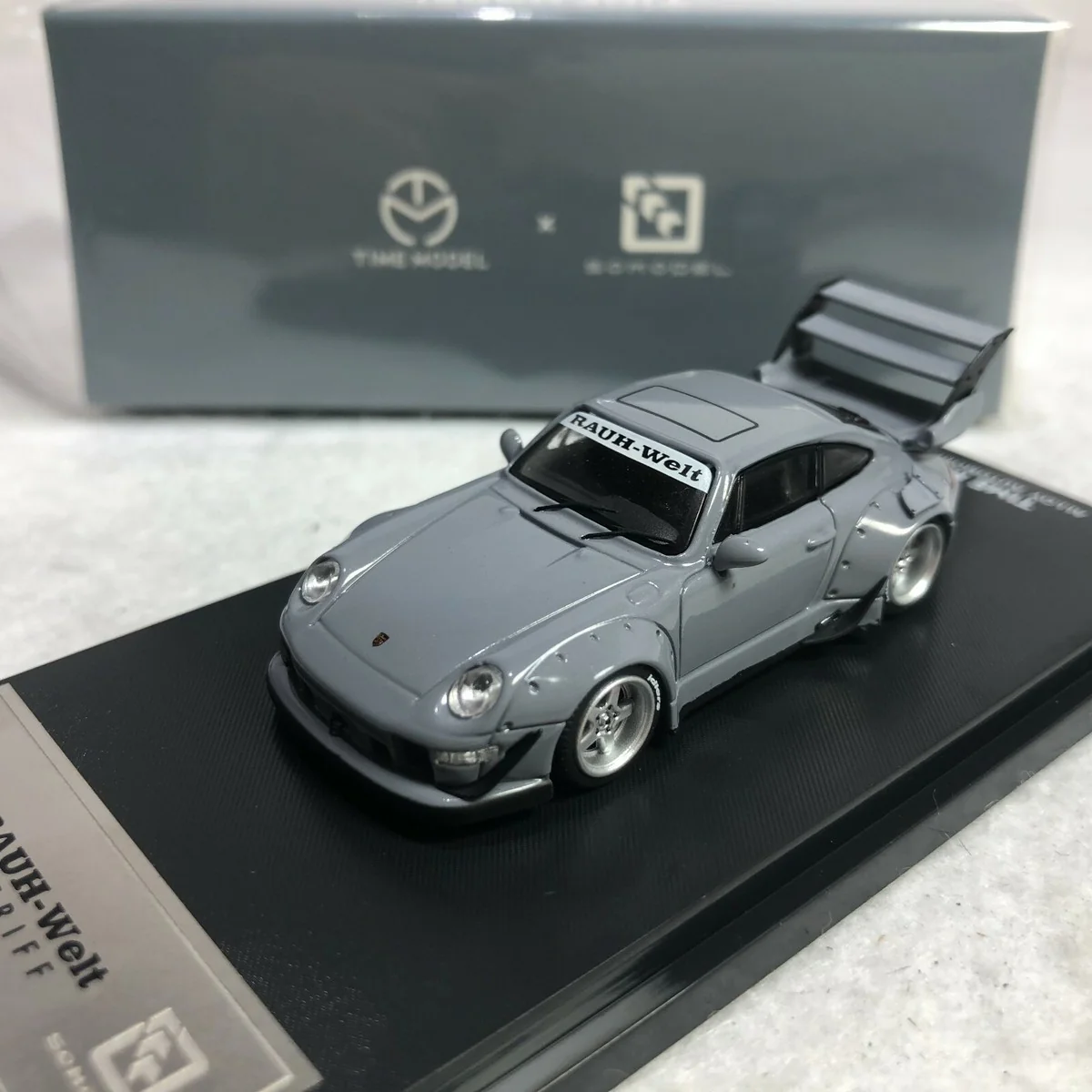 Porsche 911 993 RWB Supreme Gray - Time Model 1:64 Limited to 2020pcs - Image 4