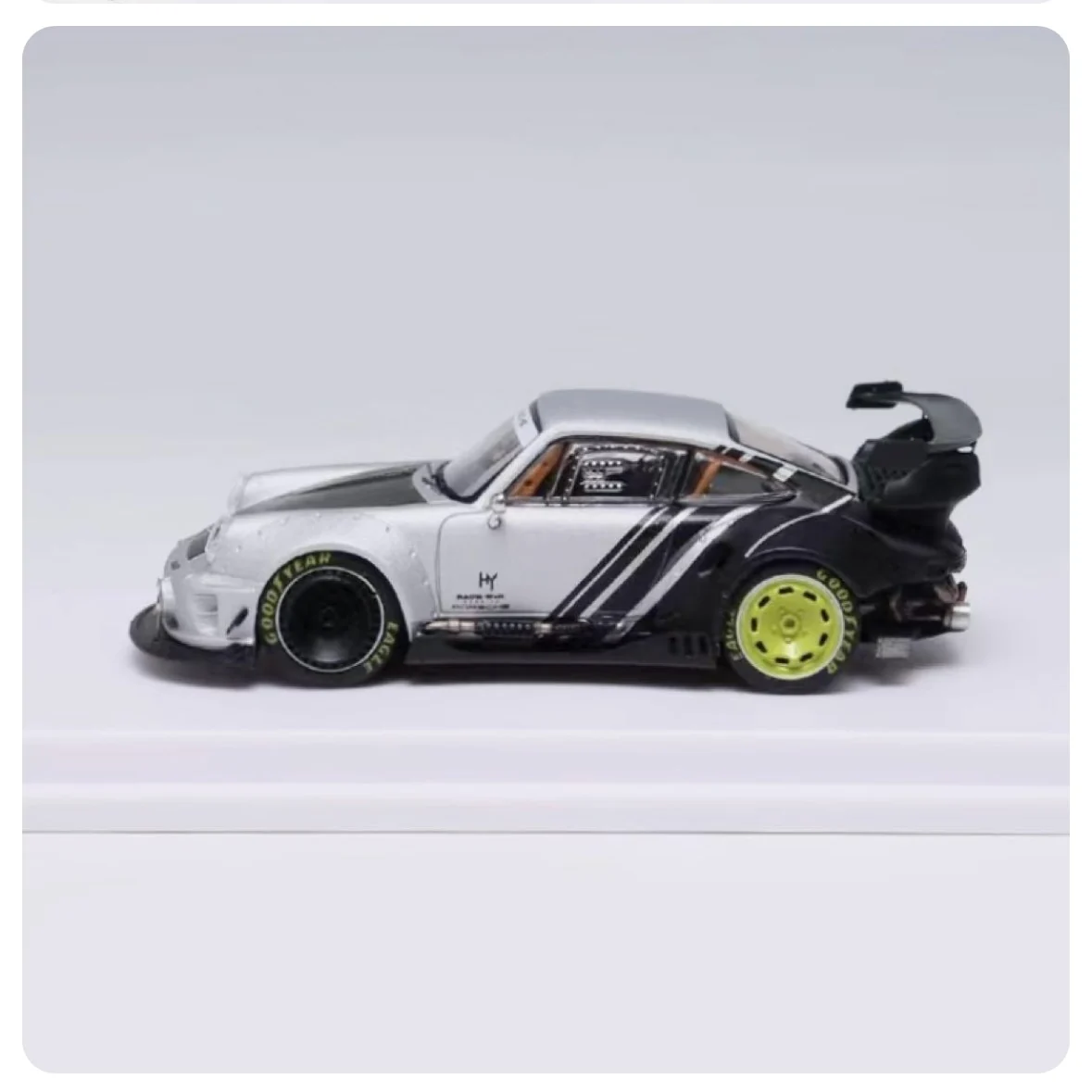 PORSCHE 964 RWB - Limited Edition 771/999 DCM 1:64 - Image 2