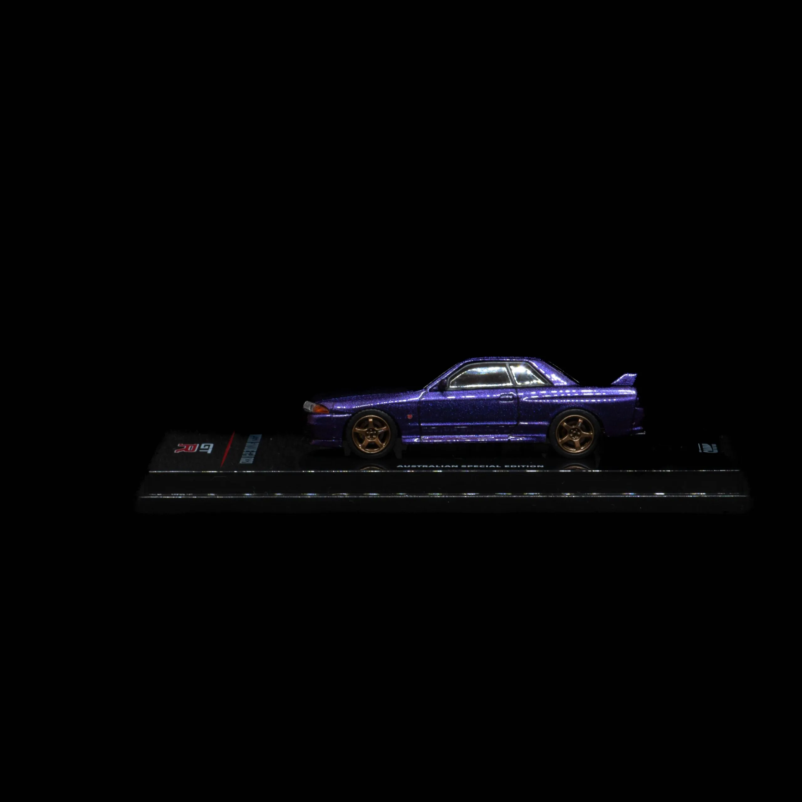 (In-stock) Easter Event Special Model: Nissan Skyline GT-R R32 Inno64 (Chameleon Purple) w/ FREE CAP - Image 3