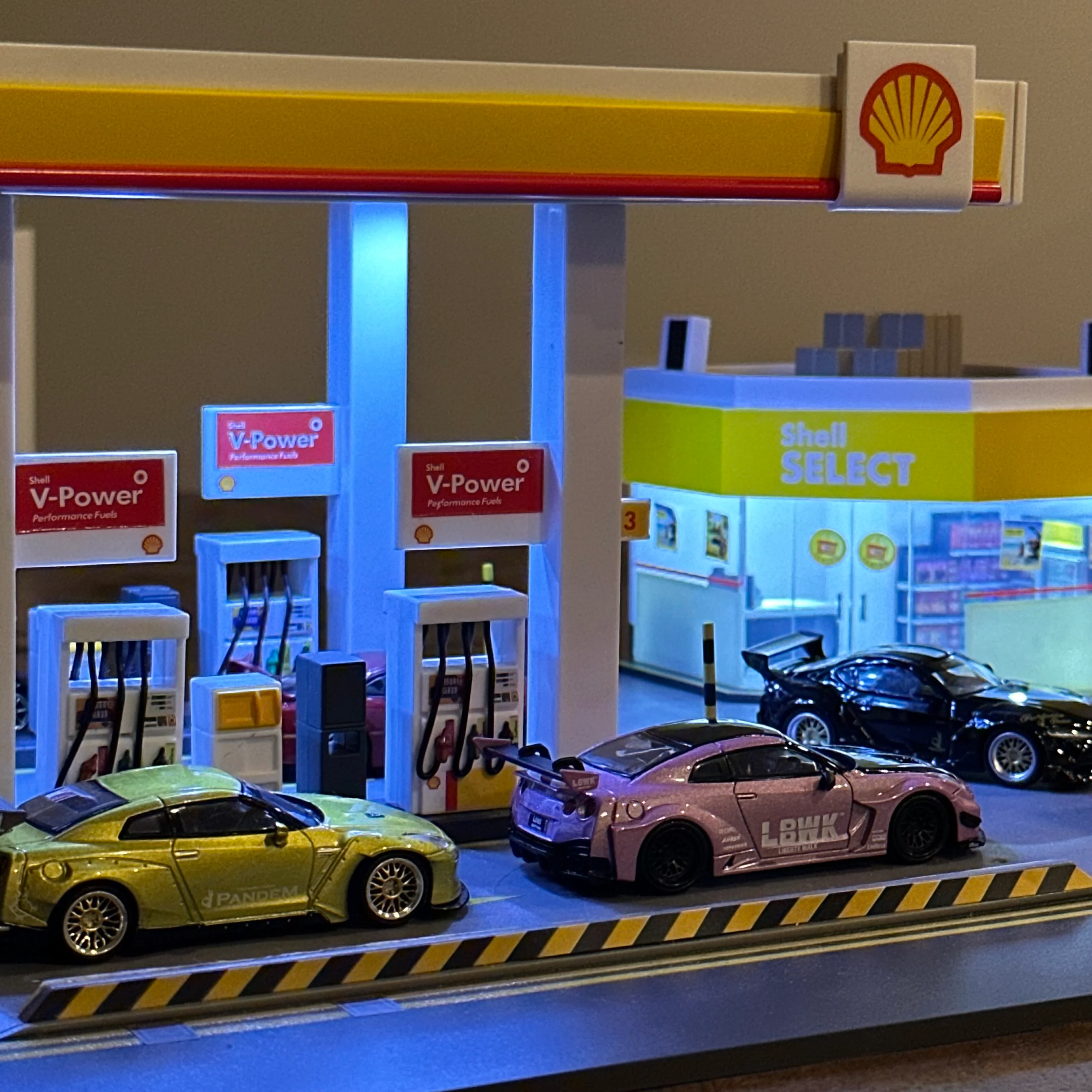 Shell Petrol Station Diorama - 1:64 Scale Bd17 - Image 2
