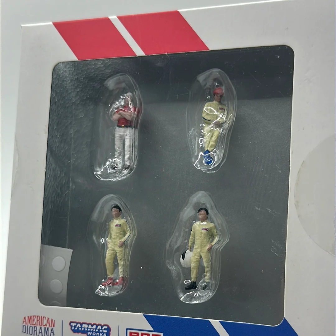 Tarmac Works Figures Race Drivers 1/64 (Brock Racing Enterprises) TW64F-006-BRE1 - Image 3